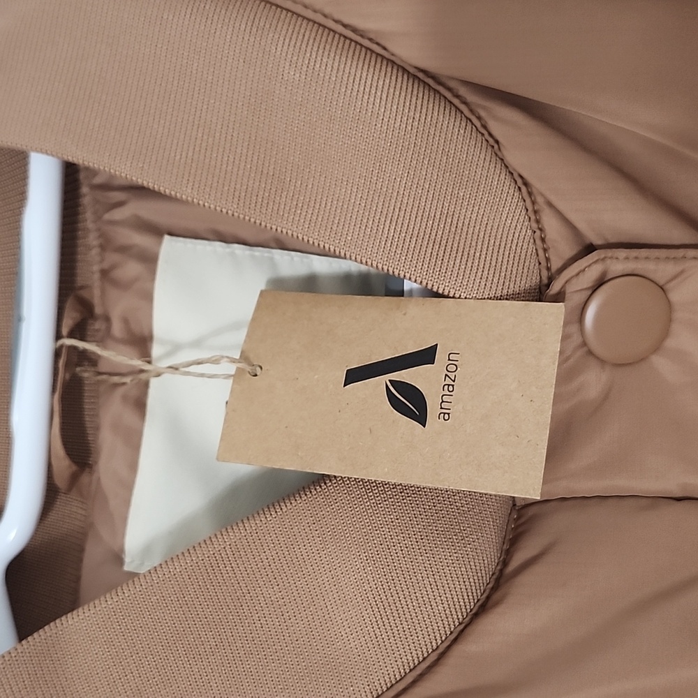 Amazon essentials jacket - Picture 2 of 8